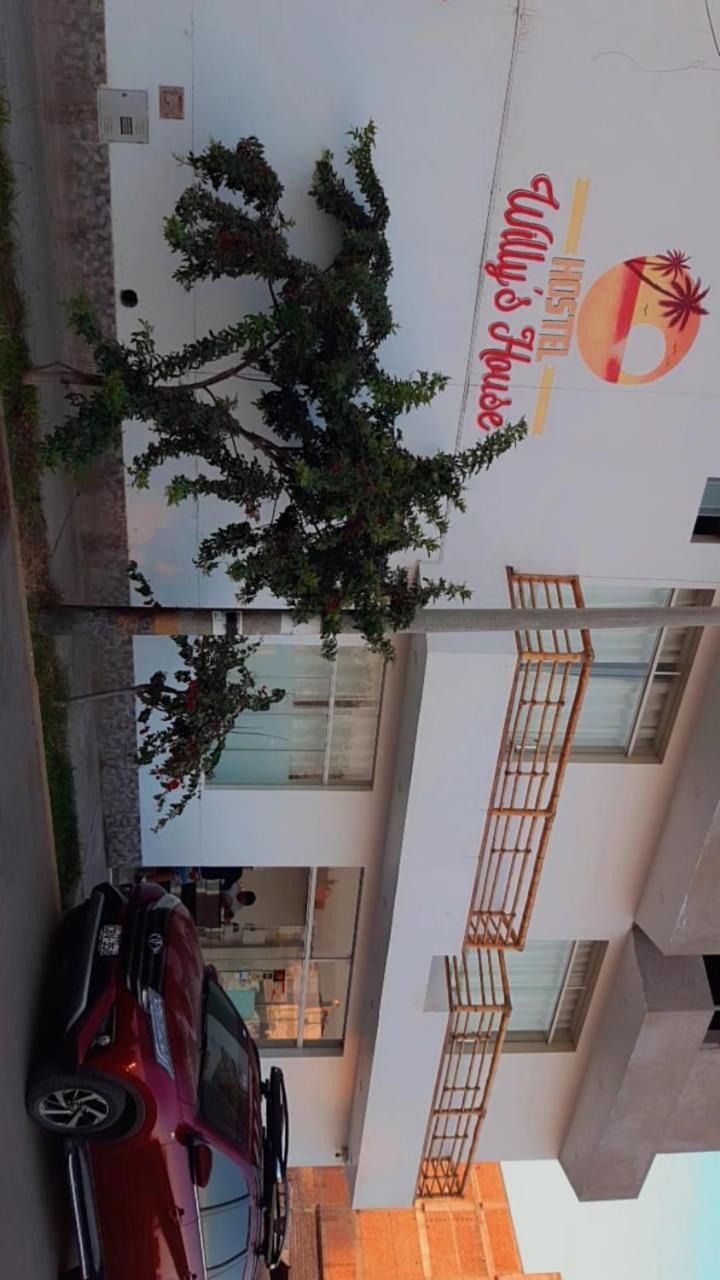 Willys House Hostel *